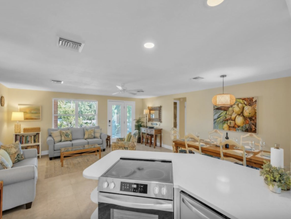 Great Value Two Bedroom Vacation Home with Pool and Spa